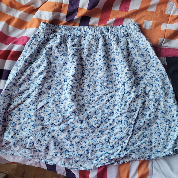 Women's skirt - Picture 1 of 2
